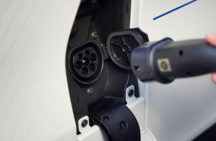 Renault Trucks und WALL-E bieten Komplettlösung für Elektromobilität (Foto: Renault Trucks Deutschland)