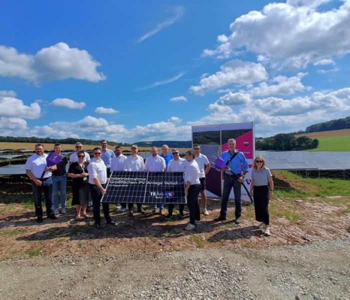 TEAG Solar nimmt Großflächen-PV-Anlage in Veilsdorf in Betrieb (Foto: TEAG Thüringer Energie AG)